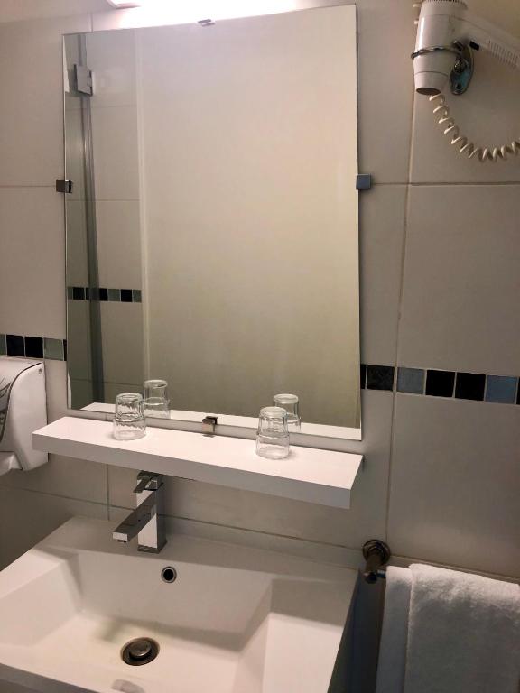 Hôtel Colisée-Verdun Centre Gare Saint-Roch - Resim 34