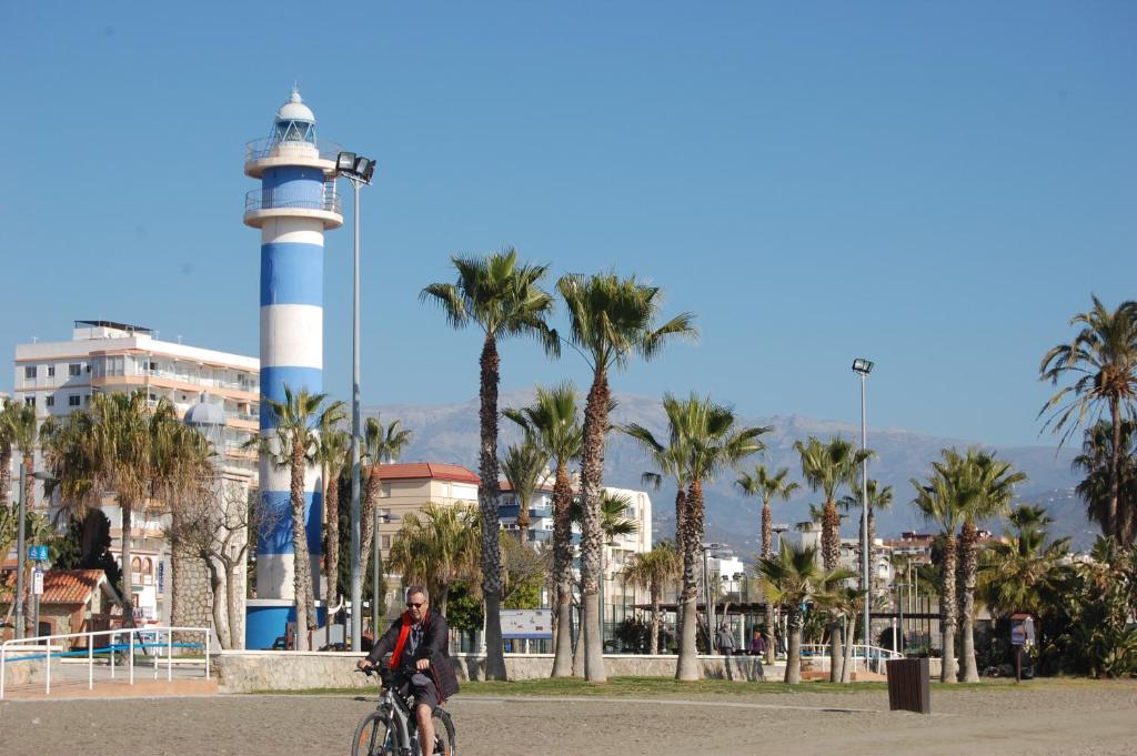 Jízda na kole v ubytování Ático con Gran Terraza y vistas al Mar nebo okolí