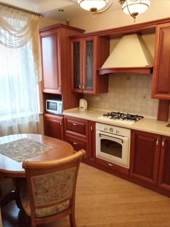 1-комнатная квартира ВИП уровня посуточно в Ужгороде. ул.И.Франка. - 