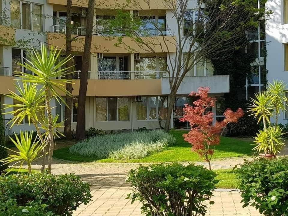 Zahrada ubytování Yassen Holiday Village