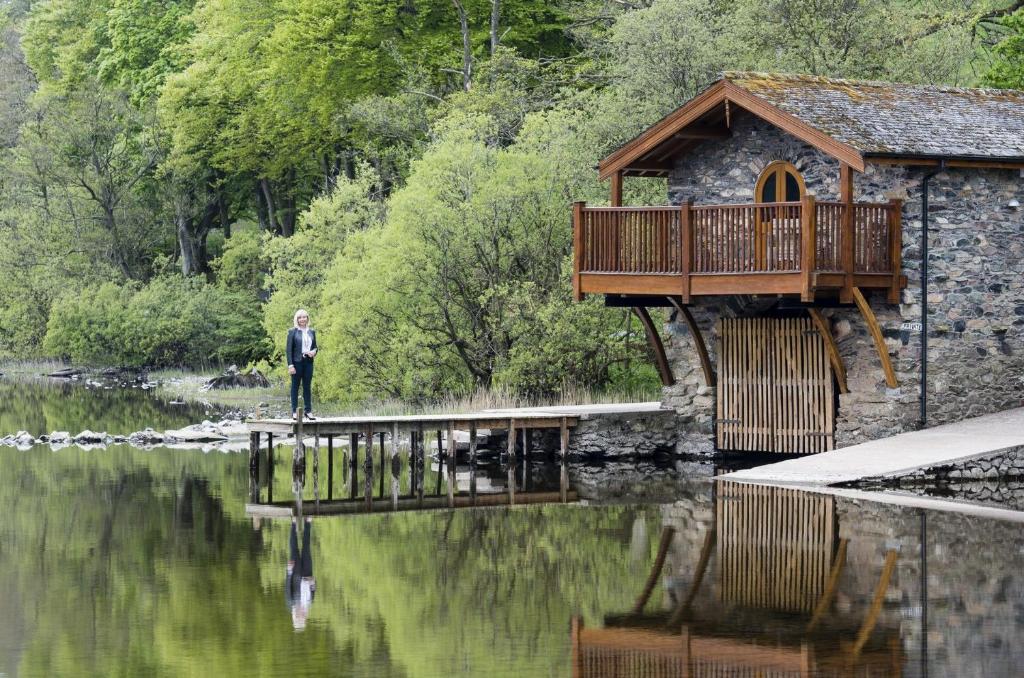 Duke of Portland Boathouse on the shore of Lake Ullswater ideal for a romantic break - Maison De Vacances