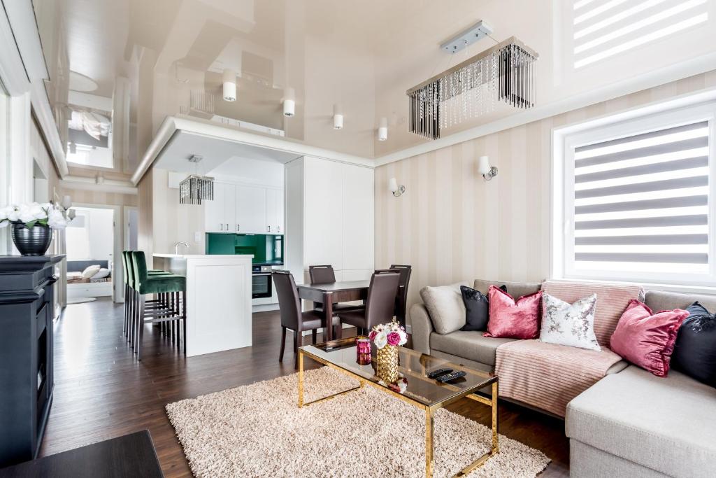Kuchyňa alebo kuchynka v ubytovaní ResiNest Apartamenty Nowe Bojary