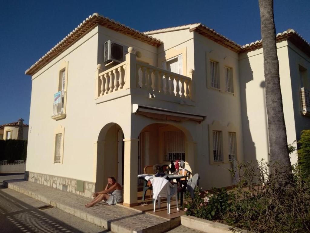The building in which the holiday home is located