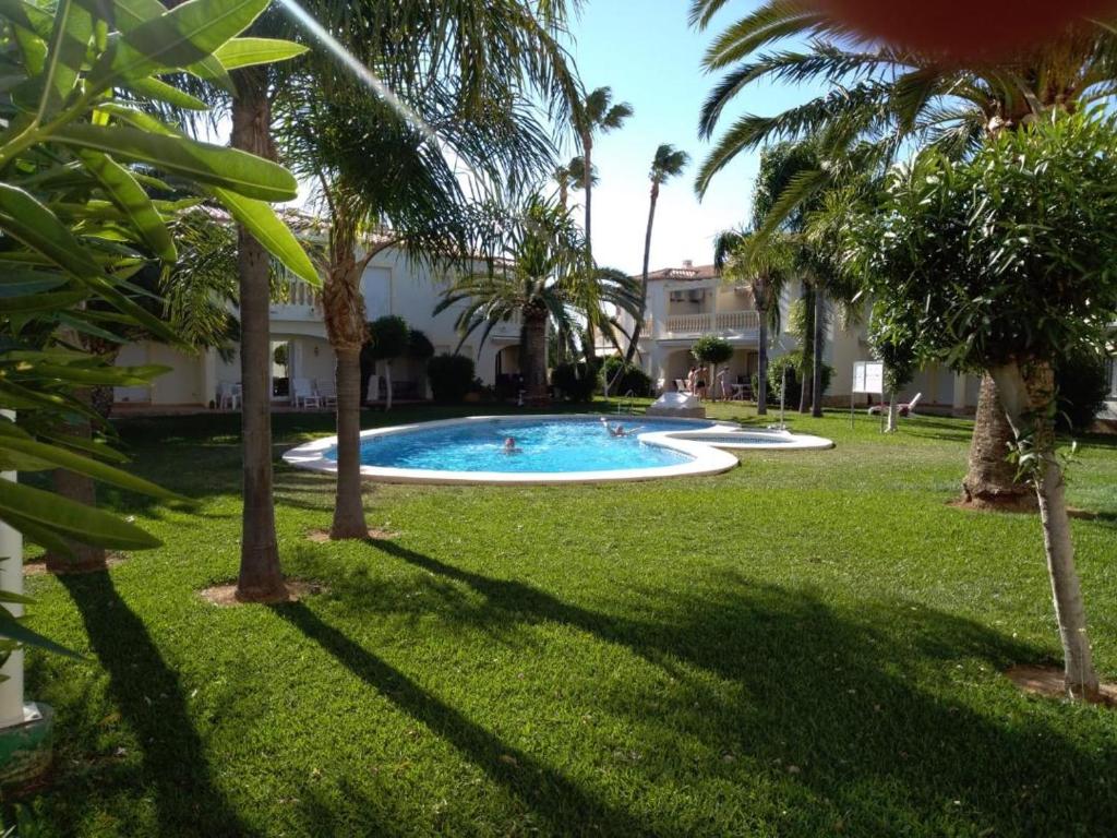 The swimming pool at or close to Estrella