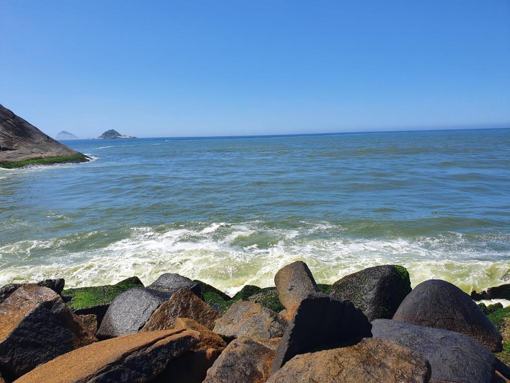  APTO. COM LINDA VISTA POSTO 5 BARRA DA TIJUCA