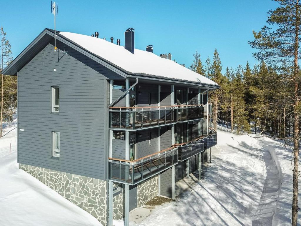 Holiday Home Ylälänsi 3 as 5 by Interhome during the winter