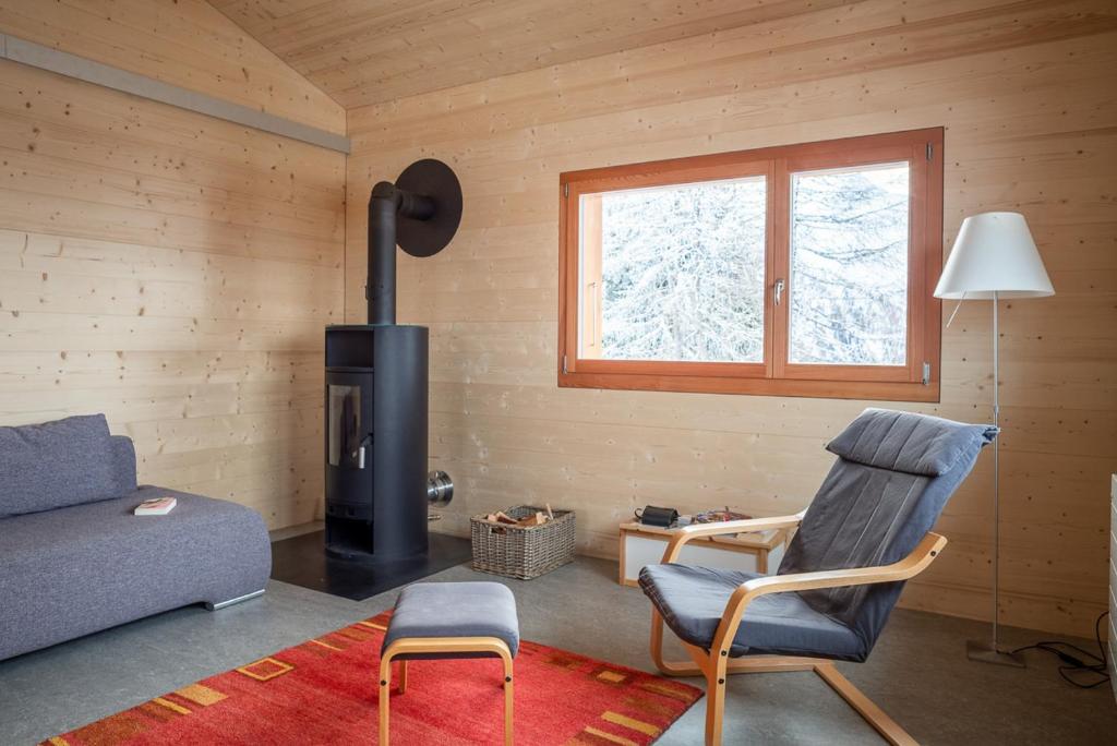 Posezení v ubytování Labbrunnu OG in den Walliser Alpen