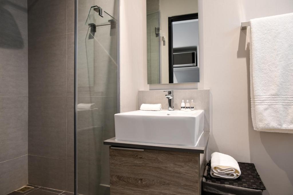 Koupelna v ubytování Mint Hotel Rosebank