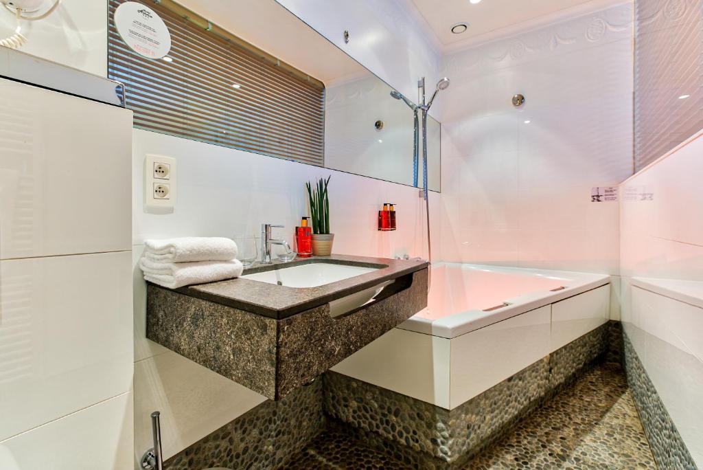 Un baño de Hotel Astoria Gent