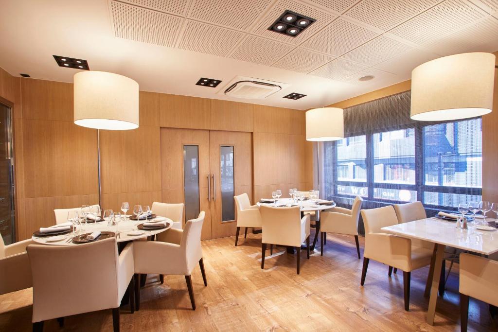 A restaurant or other place to eat at Grand Plaza Hotel & Wellness
