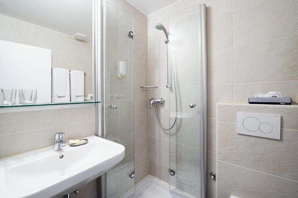 Hotel Neufeld - Resim 7