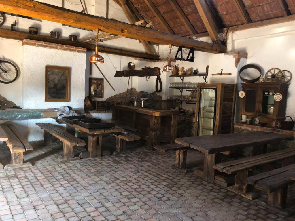 Restaurace v ubytování Penzion, Restaurace Jaro Věšín Brdy