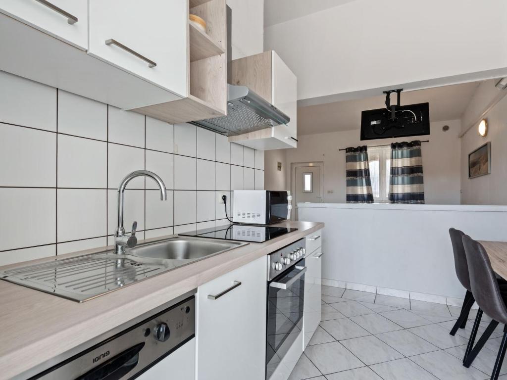 Fotografia z galérie ubytovania Modern Apartment in Vir with Balcony vo Viry