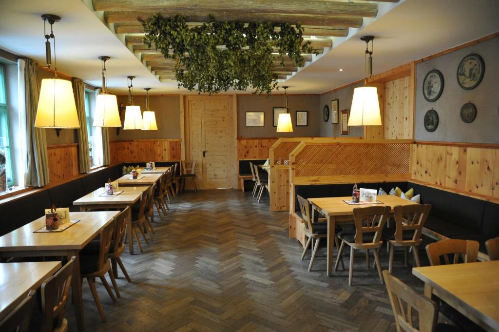Restaurace v ubytování Gasthof Bogenrieder