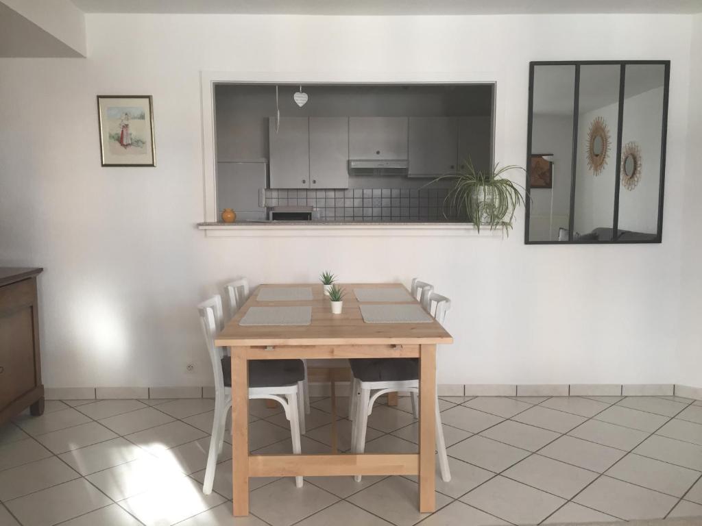 Virtuvė arba virtuvėlė apgyvendinimo įstaigoje Au Cœur d Obernai