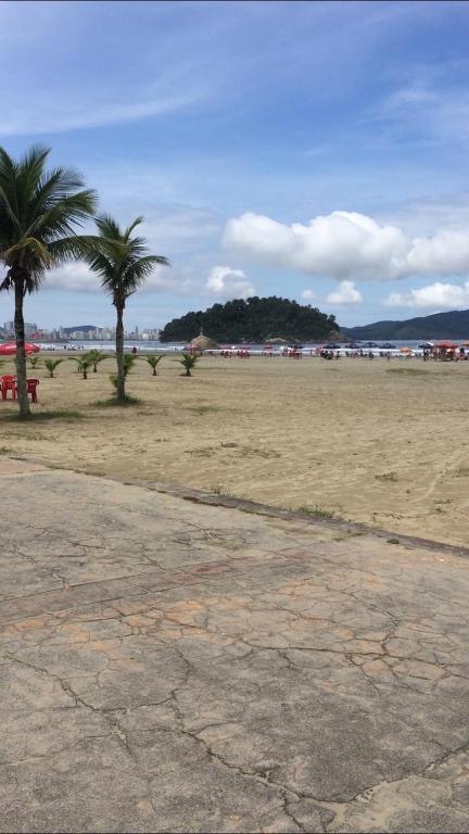  Apto temporada praia São Vicente
