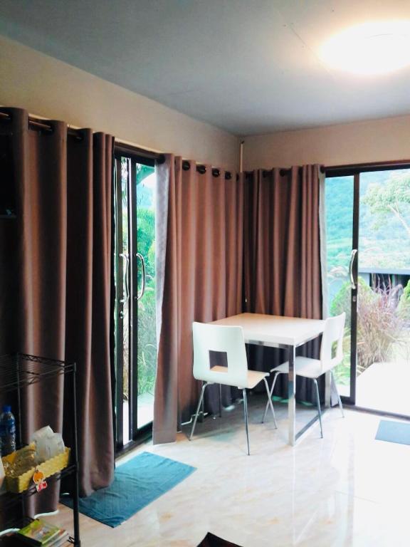 Posezení v ubytování Thanorm Rak Resort