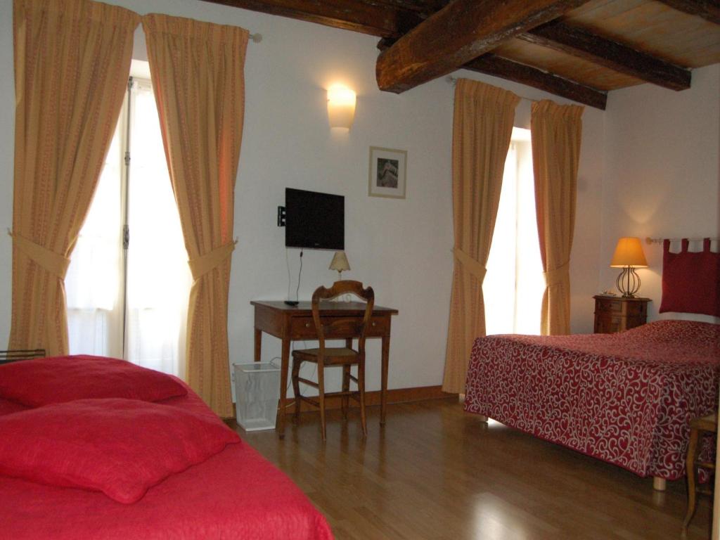 Hôtel du Donjon - Comfort Triple Room