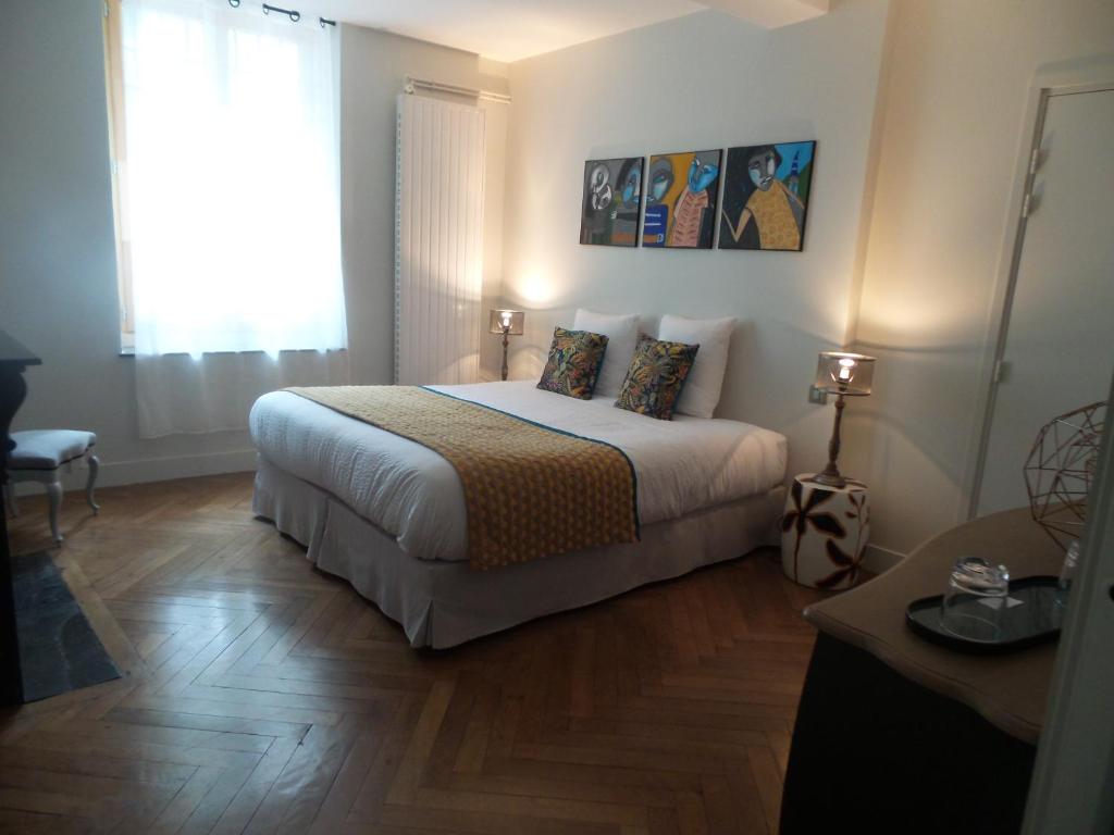 LA COUR CARREE - chambres d'hôtes - 3