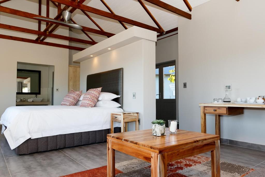 Una cama o camas en una habitación de Addo Wildlife