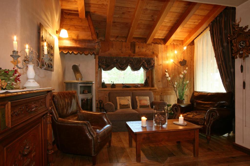 Część wypoczynkowa w obiekcie Hotel Letterario Locanda Collomb
