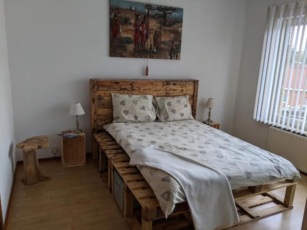 Postel nebo postele na pokoji v ubytování Rustic room 15 mins from Brussels