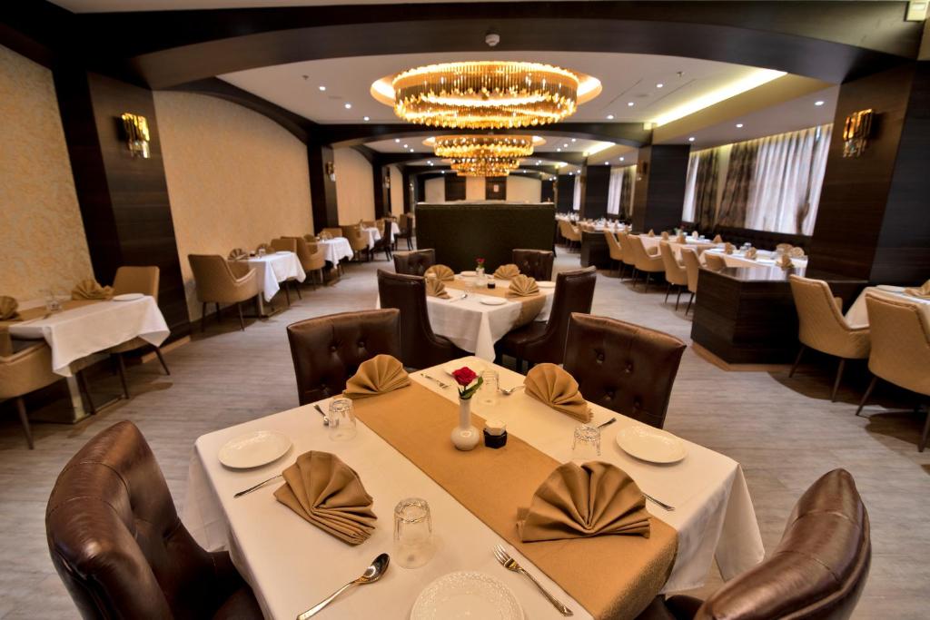 Restaurace v ubytování Enrise by Sayaji Nashik
