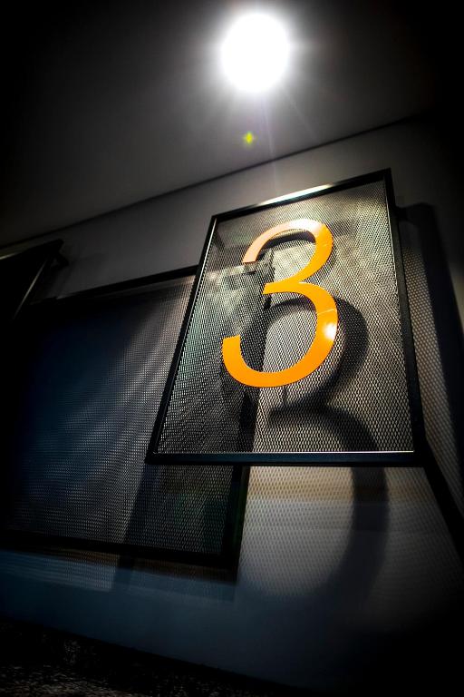 Certificato, attestato, insegna o altro documento esposto da ibis Wels