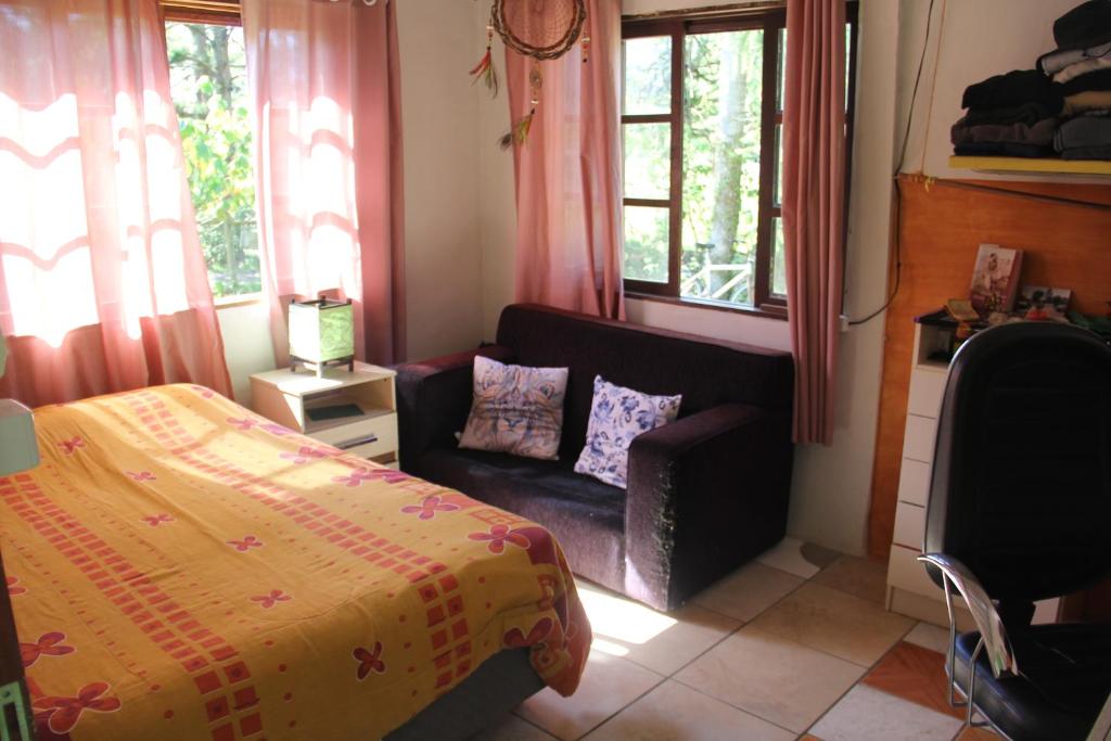  Casa em Garopaba SC - em meio a natureza