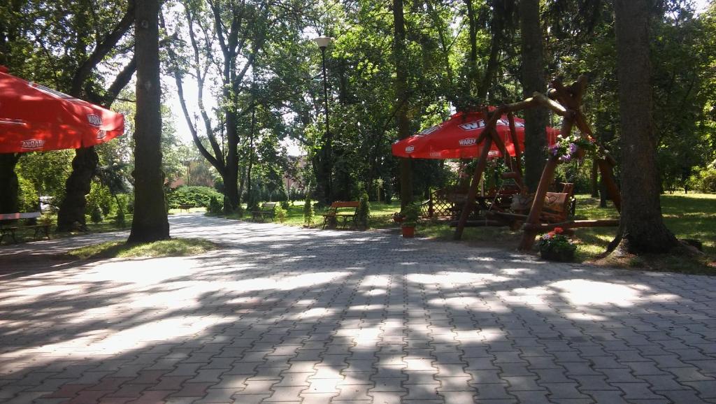 Vonkajšia záhrada v ubytovaní Hotel Kakadu