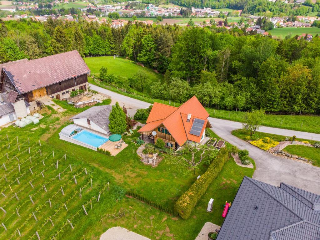 Bazén v ubytovaní Ferienhaus Höllberg alebo v jeho blízkosti