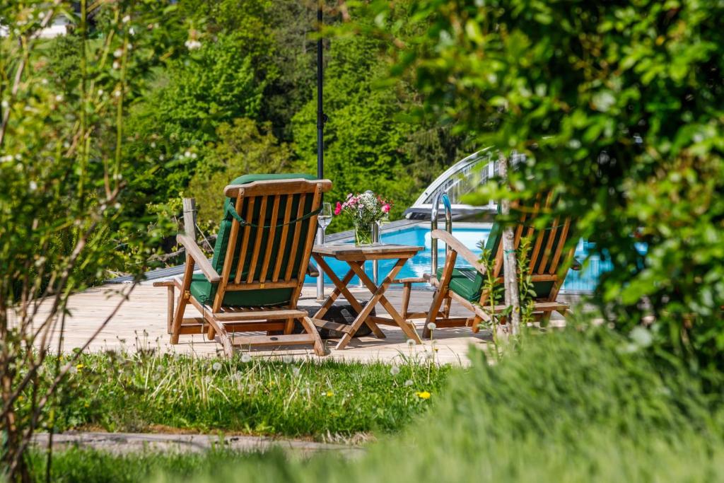 Vonkajšia záhrada v ubytovaní Ferienhaus Höllberg