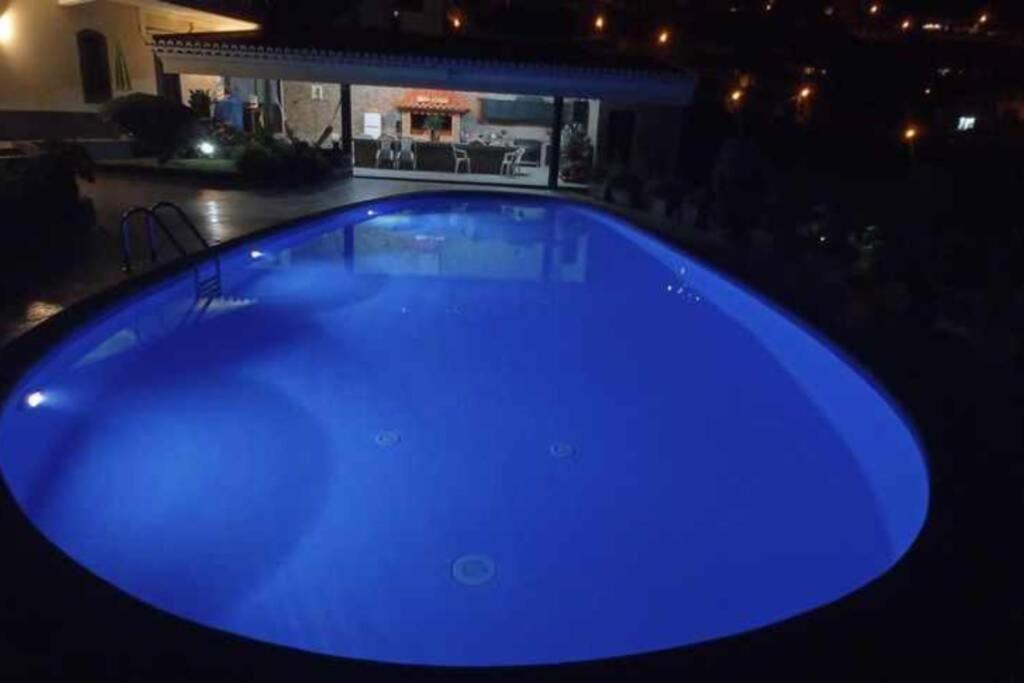 Bazén v ubytování Arcos Grand Suites with pool nebo v jeho okolí