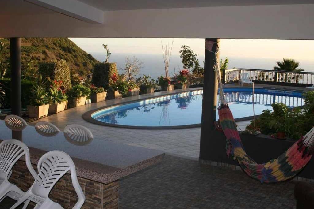 Bazén v ubytování Arcos Grand Suites with pool nebo v jeho okolí