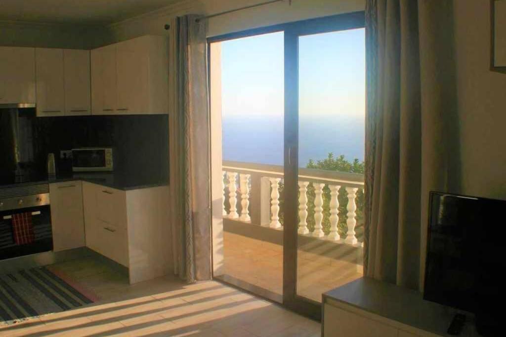 Kuchyň nebo kuchyňský kout v ubytování Arcos Grand Suites with pool