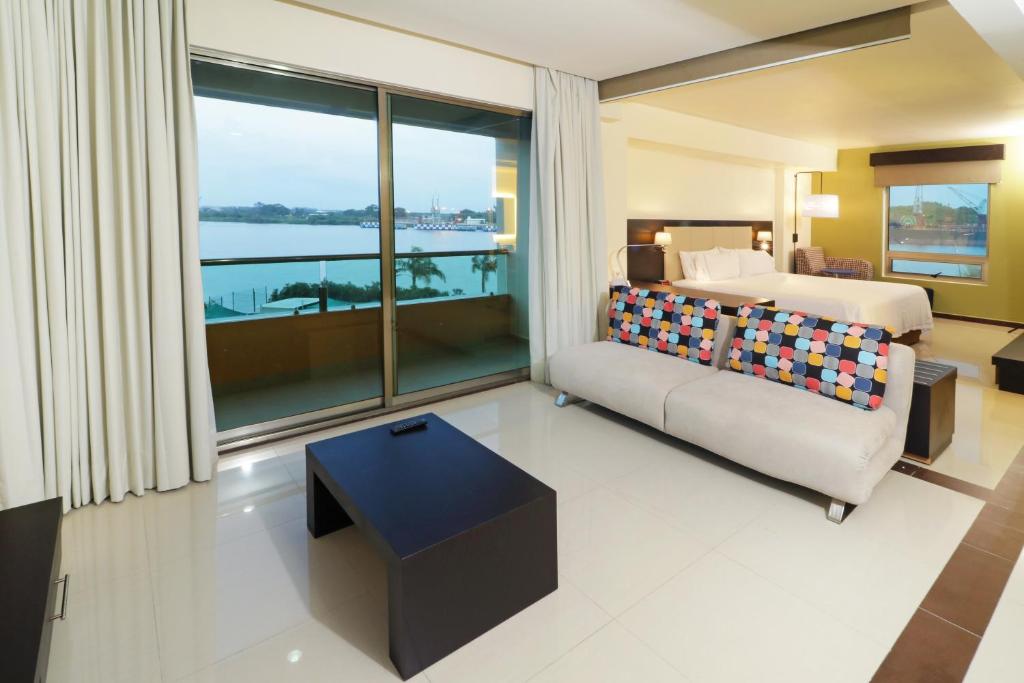 Posezení v ubytování Holiday Inn Express - Tuxpan by IHG