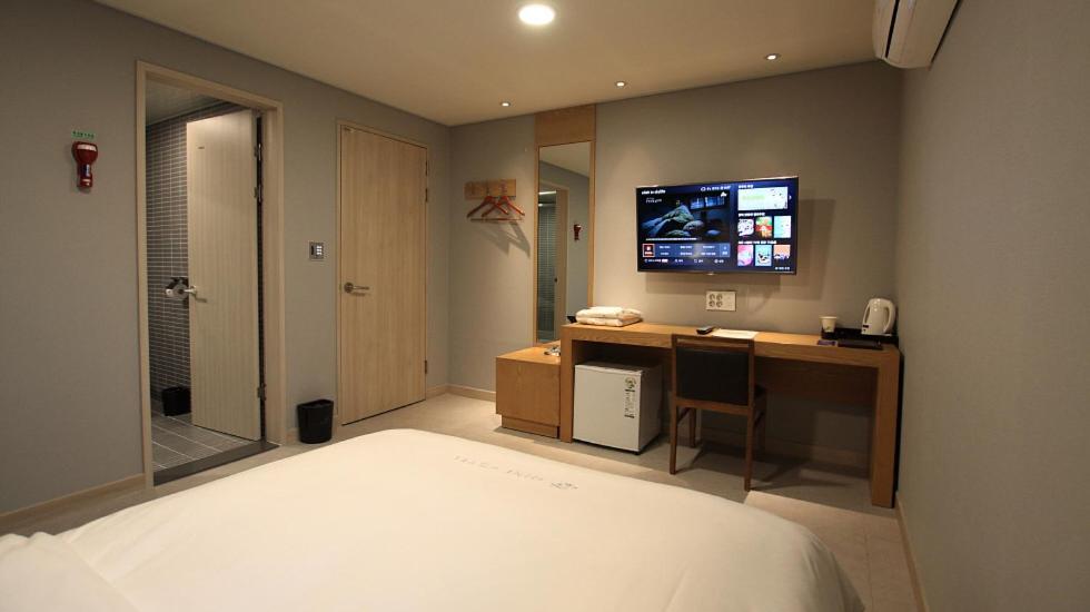 TV a/nebo společenská místnost v ubytování Mini Hotel 141