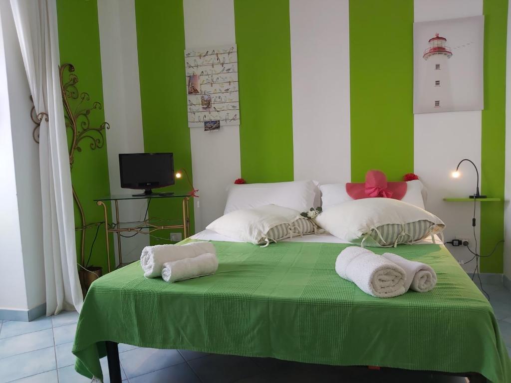 A bed or beds in a room at Residenza Gennaro