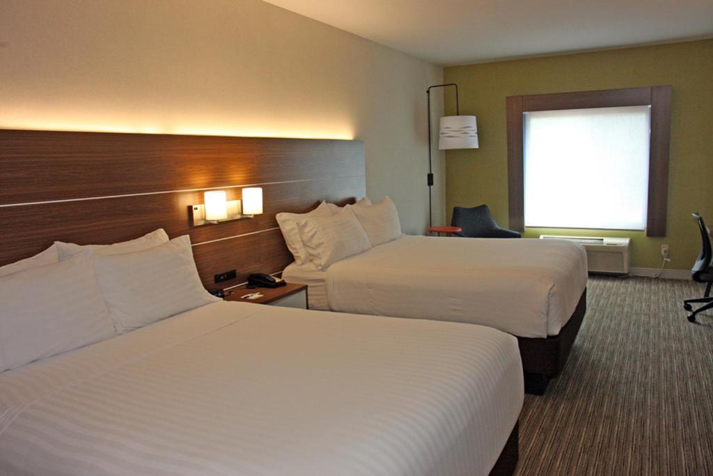 Holiday Inn Express Branford-New Haven, an IHG Hotel - Habitación Queen Estándar Con Dos Camas Queen