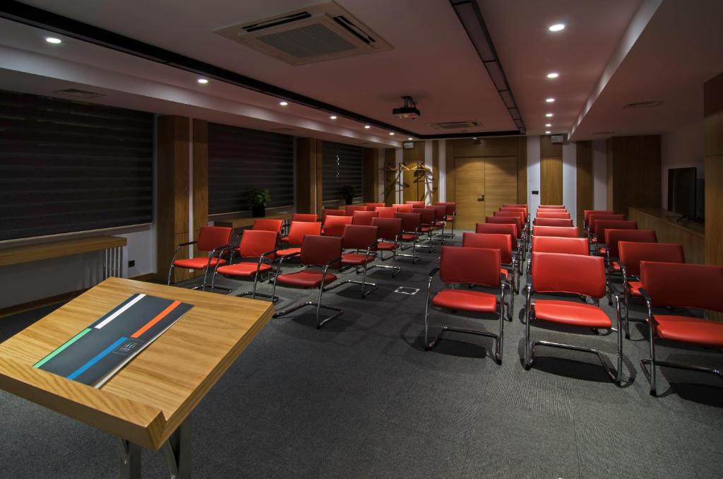 The business area and/or conference room at Ilayda Avantgarde Hotel