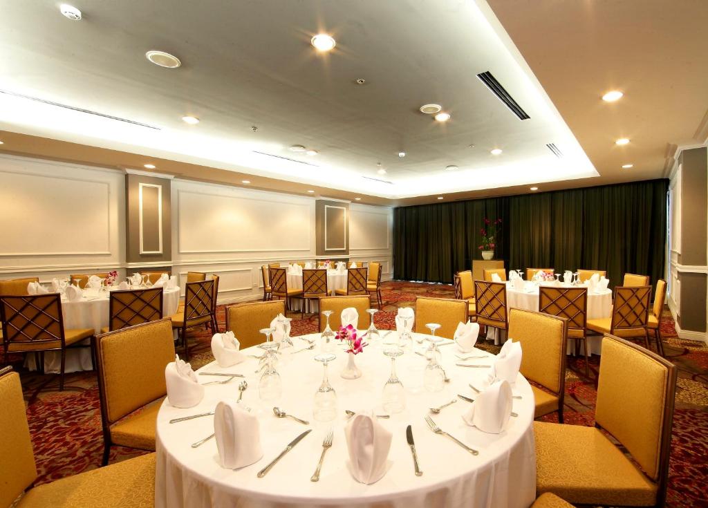 Restorāns vai citas vietas, kur ieturēt maltīti, naktsmītnē Crowne Plaza Panama, an IHG Hotel