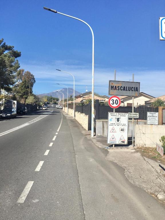 Zdjęcie z galerii obiektu L'attico di Greta,Etna house w mieście Mascalucia