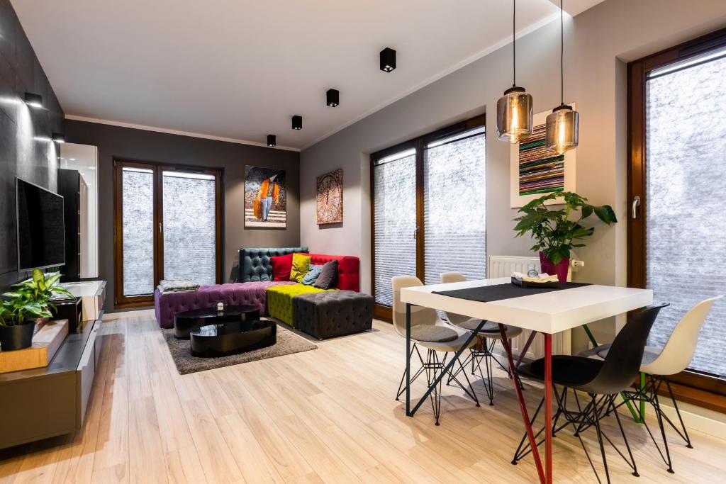 Posedenie v ubytovaní Elegant Business Accommodation with Parking - by Upstairs