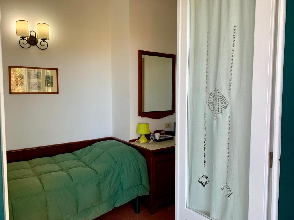 Villino Eleonora & Spa - Superior Einzelzimmer Mit Terrasse Und Meerblick