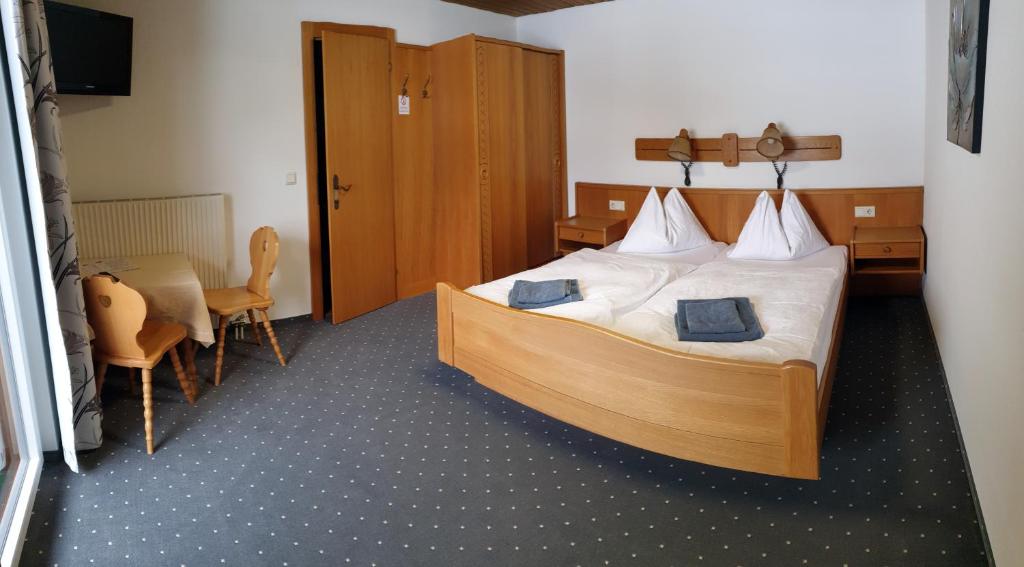 Postel nebo postele na pokoji v ubytování Landgasthof Hotel Zehenthof