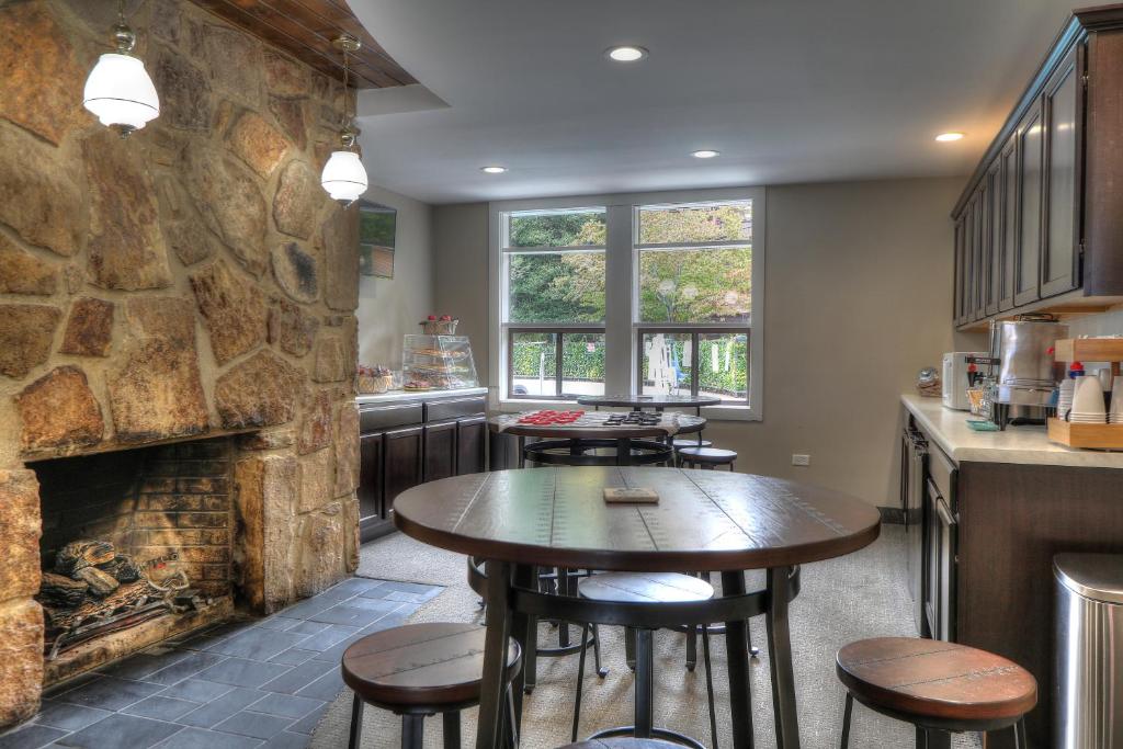 River Edge Inn photo