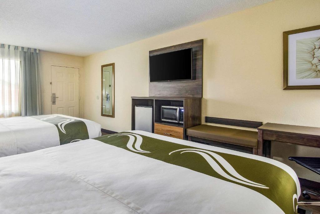 Quality Inn & Suites Lake City - Queen Room With Two Queen Beds - Non-Smoking