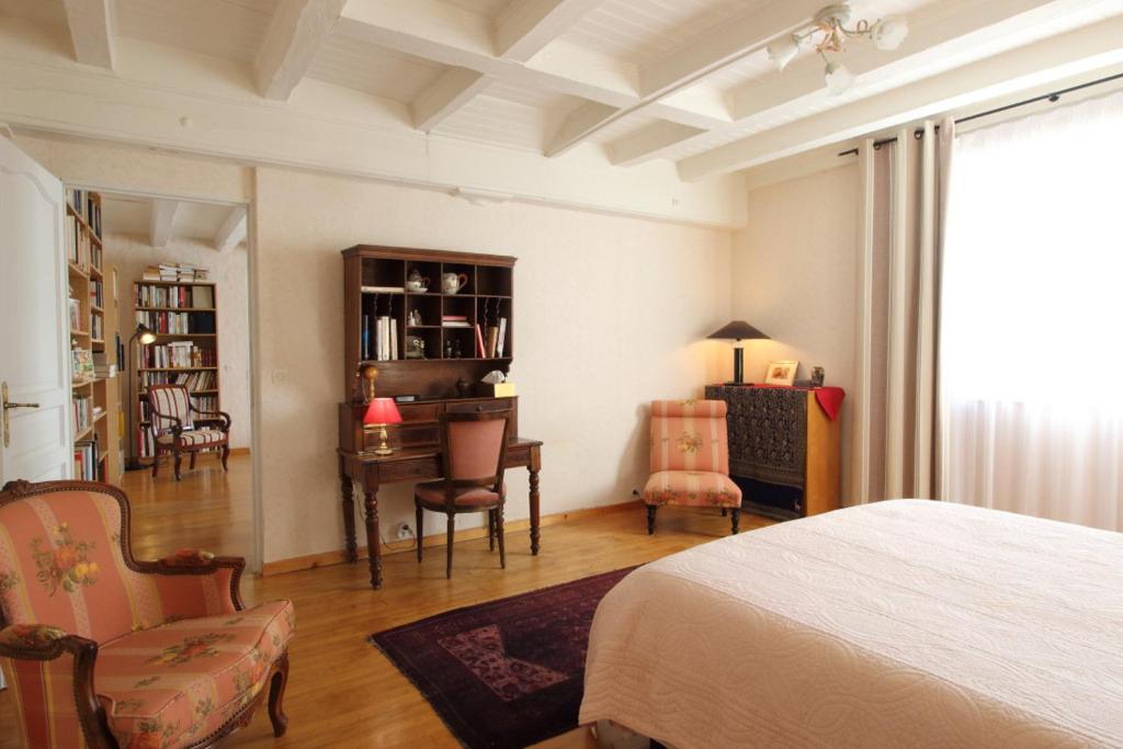 Le Clos Marie - Double Room With Private Bathroom