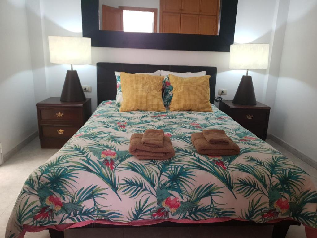 Postel nebo postele na pokoji v ubytování Las Galletas 2 B sol, playa, relax