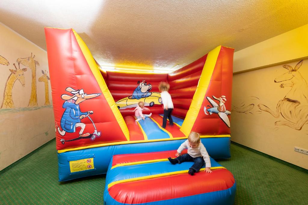 Dětský klub v ubytování Hotel Enzian